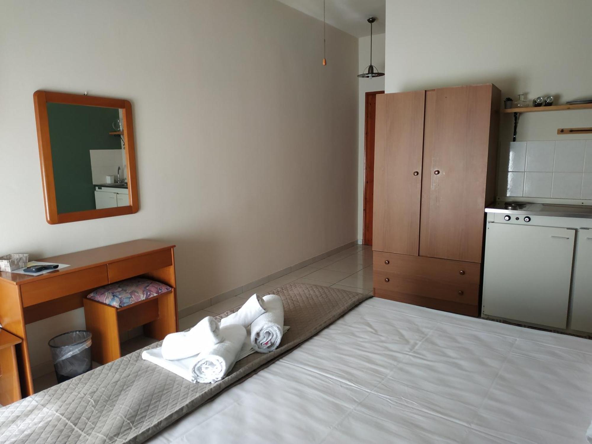 Apartments By Evita'S Resort Poros Town ภายนอก รูปภาพ